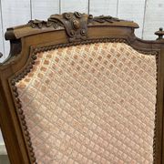 Paire de fauteuils Louis XVI début XXème en noyer