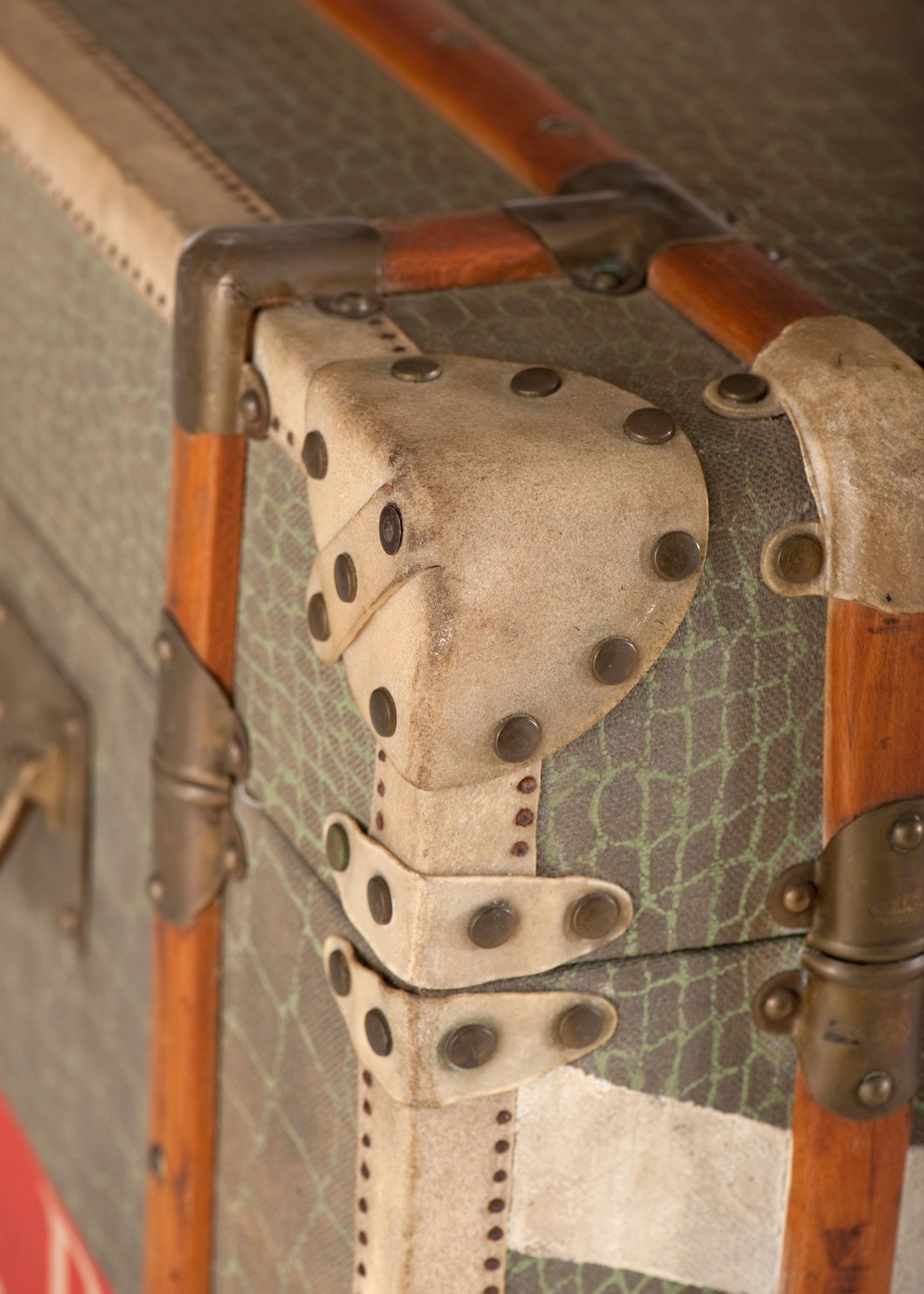 Anc Large cabin trunk in khaki canvas with a snakeskin effect, wood & brass
