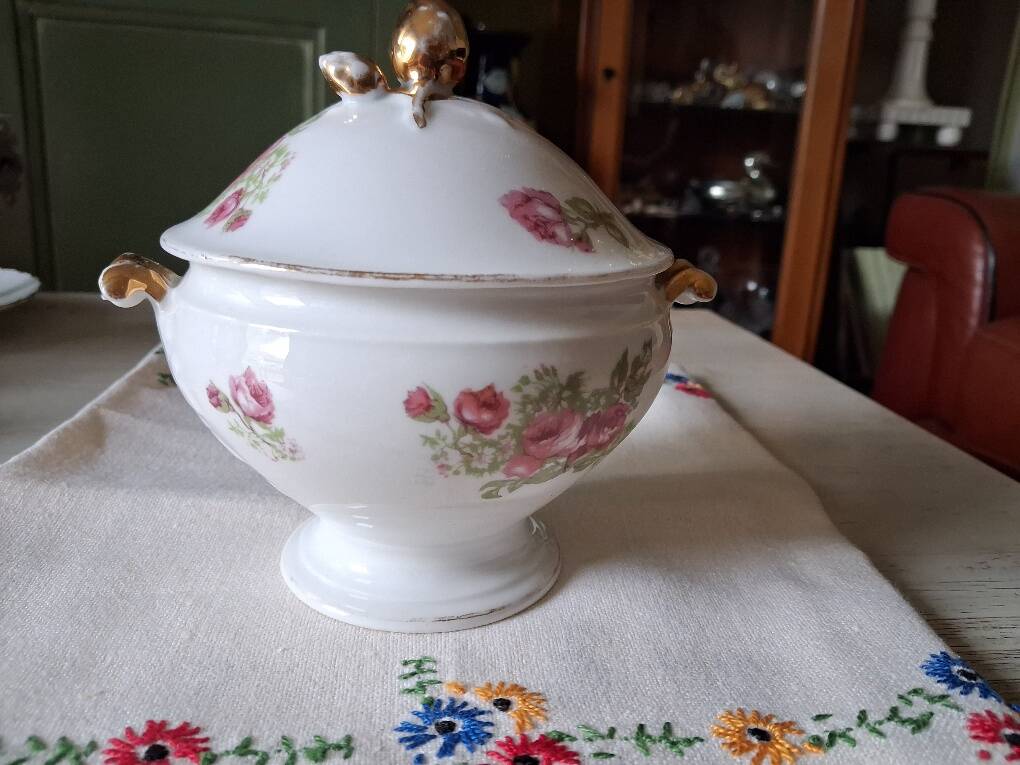 Antique porcelain sweet box from Limoges - William Guérin