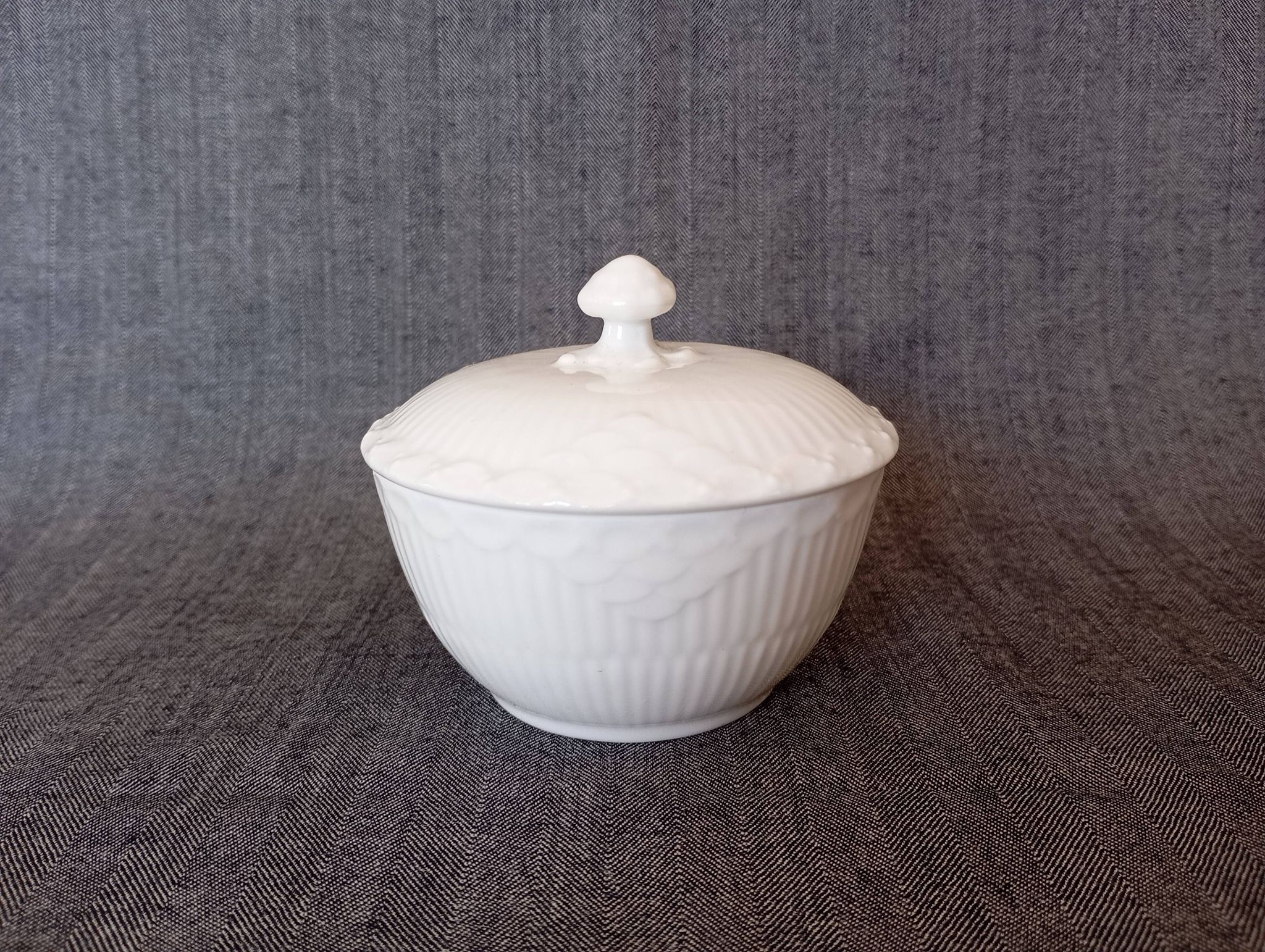 Sucrier couvert et crémier Royal Copenhagen 'White Fluted Half Lace'
