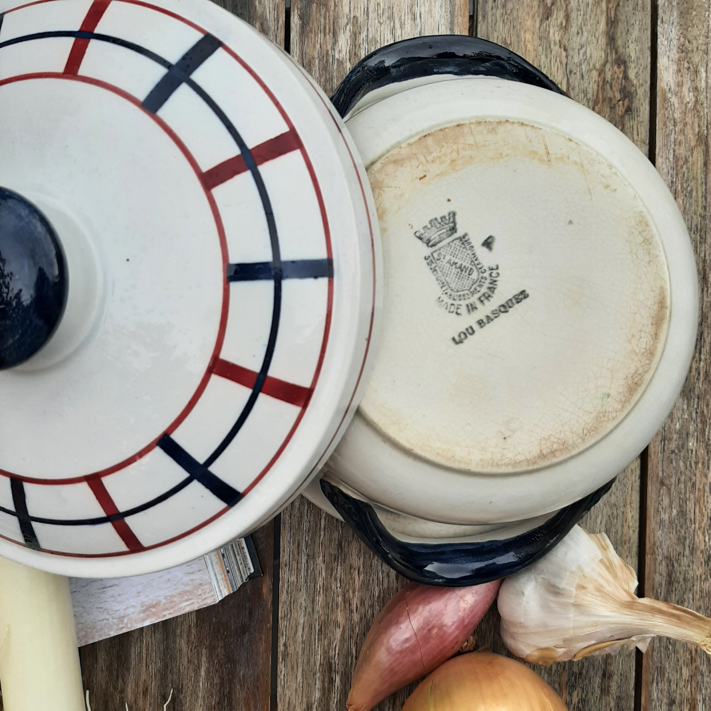 Earthenware tureen Lou Basquez