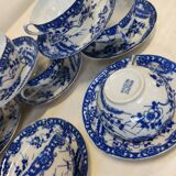 Magnifique Service de 12 Tasses et Soucoupes en Porcelaine