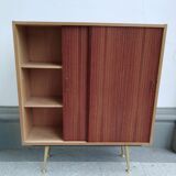 armoire décorative du milieu du siècle avec pieds en laiton