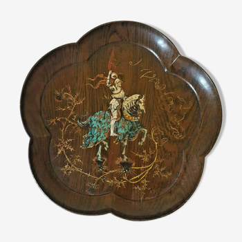 Old polylobed top in varnished wood with chivalry pattern