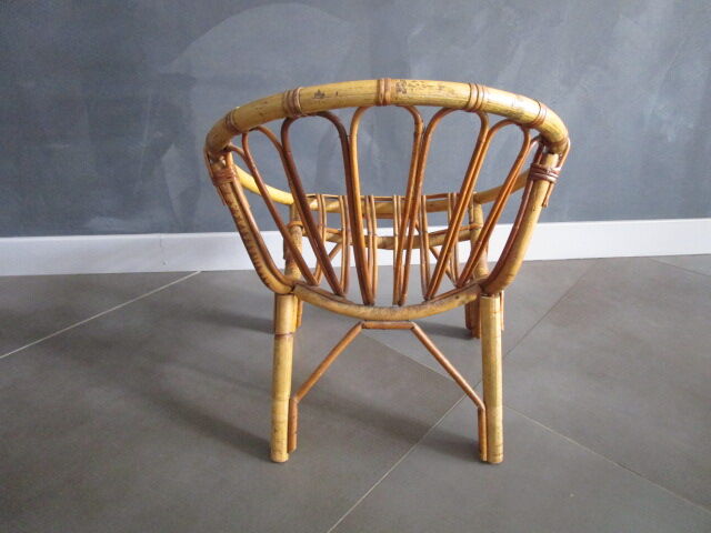 Vintage child's rattan's chair
