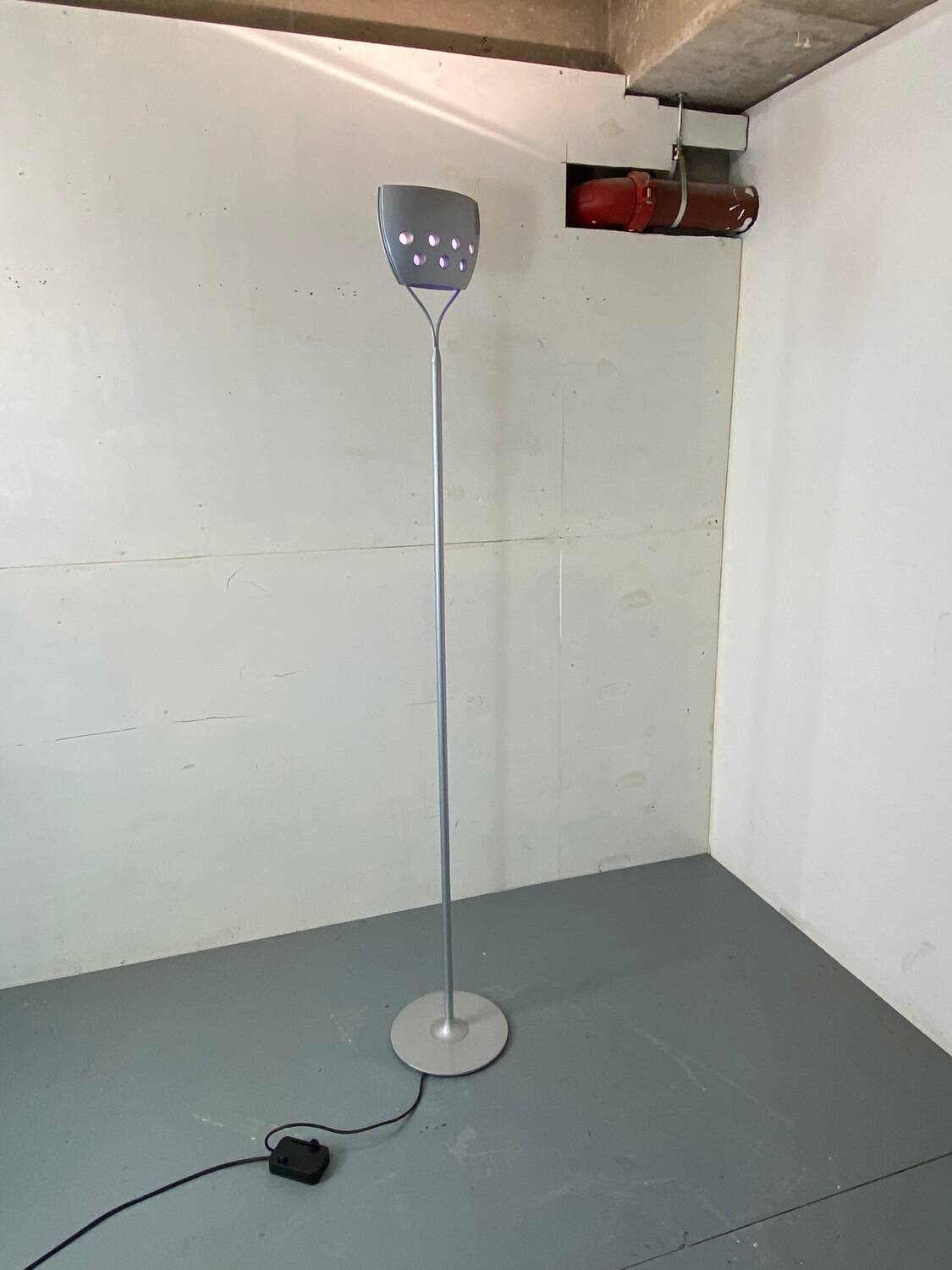 Lampadaire Moderniste Sirrah par Perry King et Santiago Miranda, Italie, 1990s