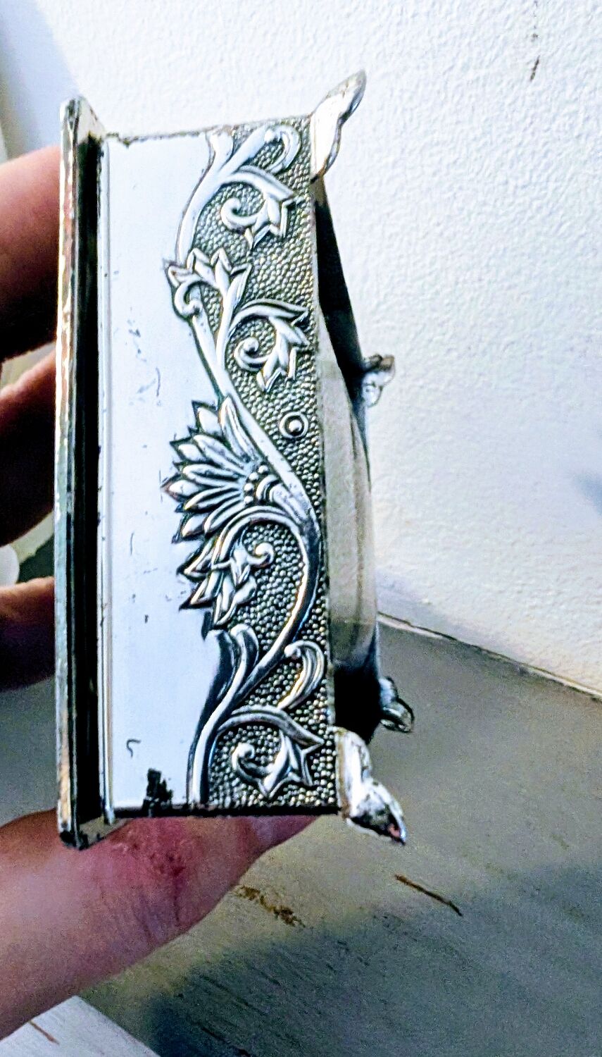 Boîte a cigarettes métal argenté dragon