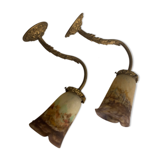 Pair of sconces, in bronze, with tulips in glass paste signed Muller Fréres Lunéville