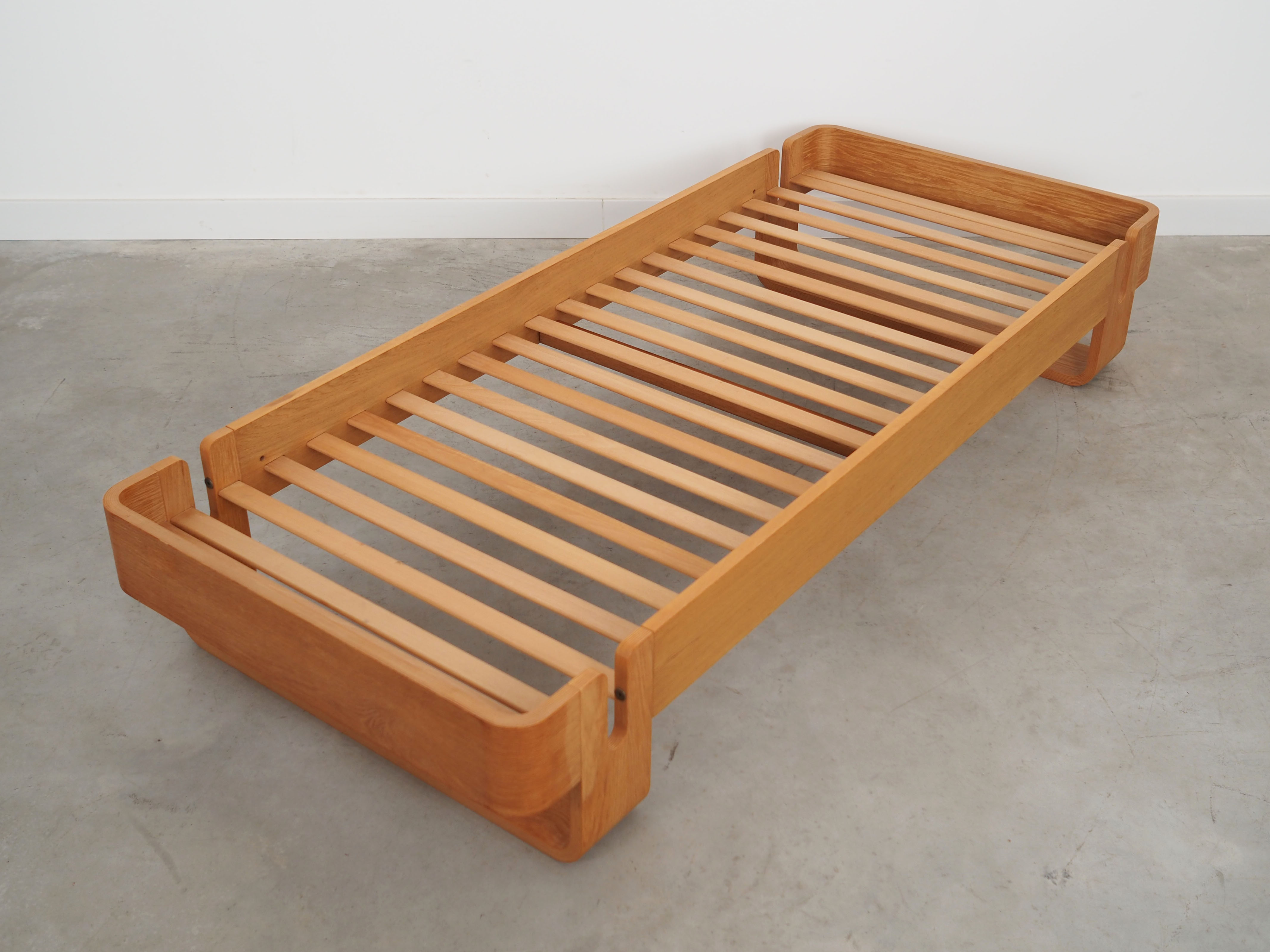 Oak daybed, Danish design, 1970s, production: Denmark