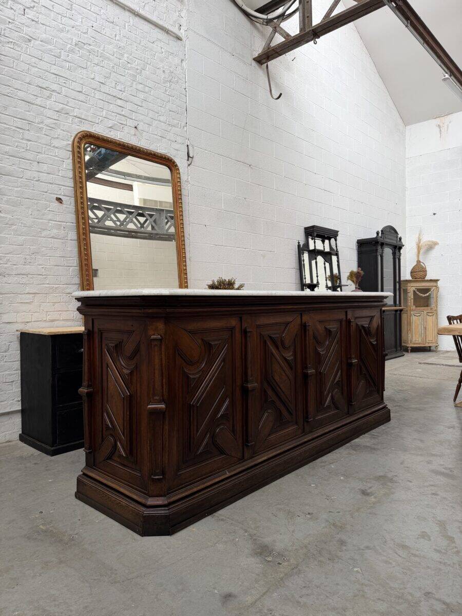 Exceptionnel comptoir de bar en chêne XIXème