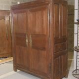 Malouine wardrobe in oak from the early 18th century.