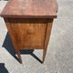 Table de chevet ancienne de style Louis XVI en bois