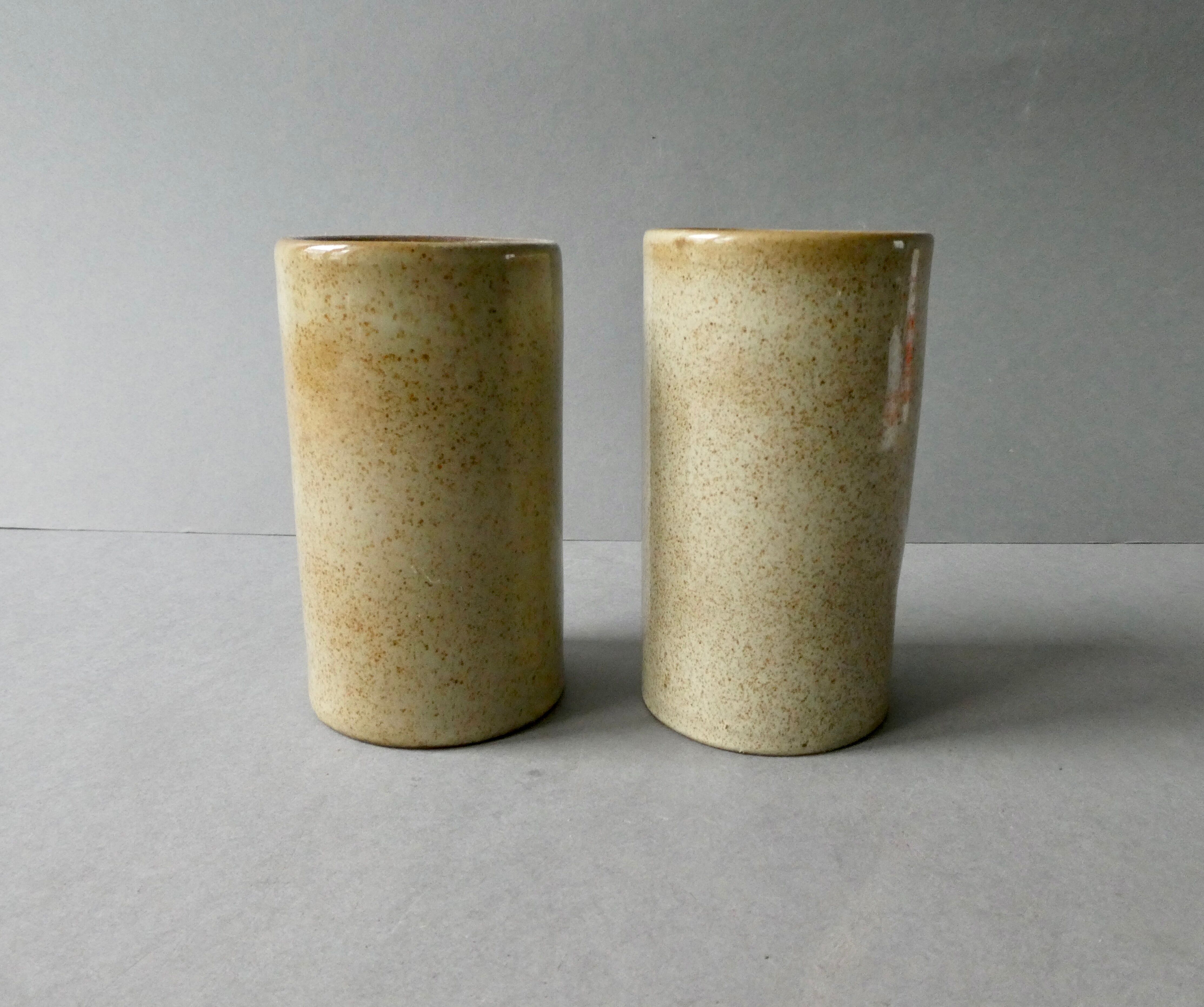 2 verres gobelets en grès émaillé Jean Dubost à Noron