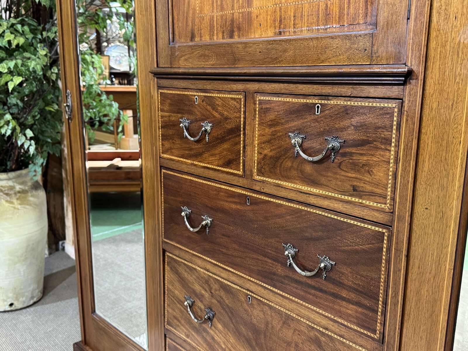 Armoire dressing anglaise en acajou 19ème
