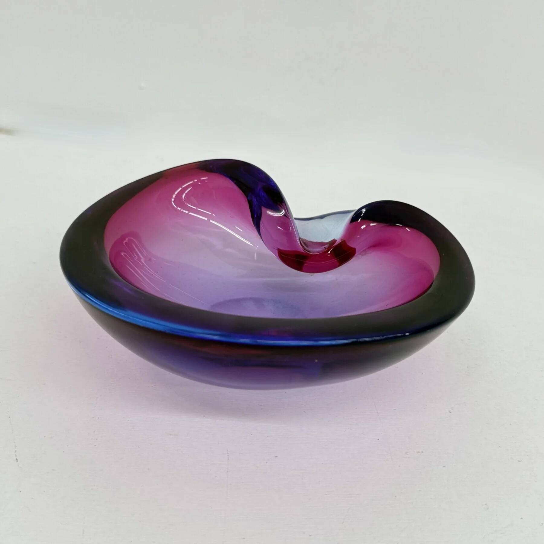 Set of 3 Murano Sommerso pink glass bowls, 1970s