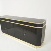 Enfilade laquée noire et laiton signée J.C. Mahey années 70