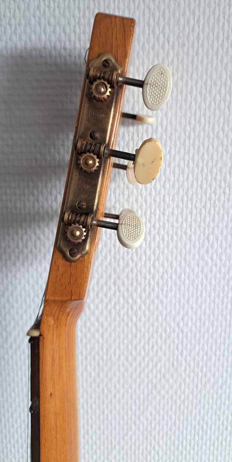 Harmony folk/blues guitar parlor electro-acoustic 1960s