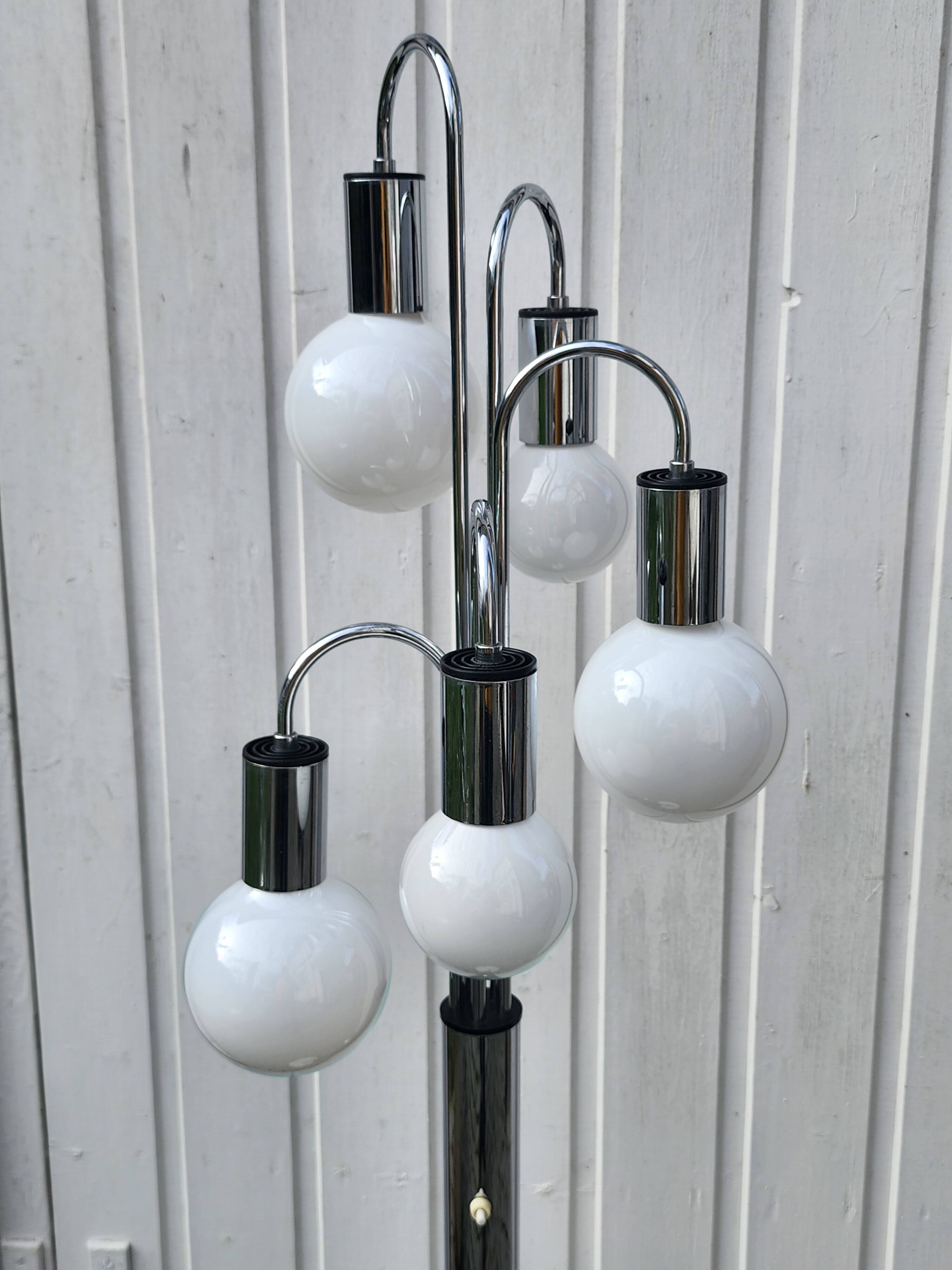 Waterfall floor lamp by Robert Sonneman