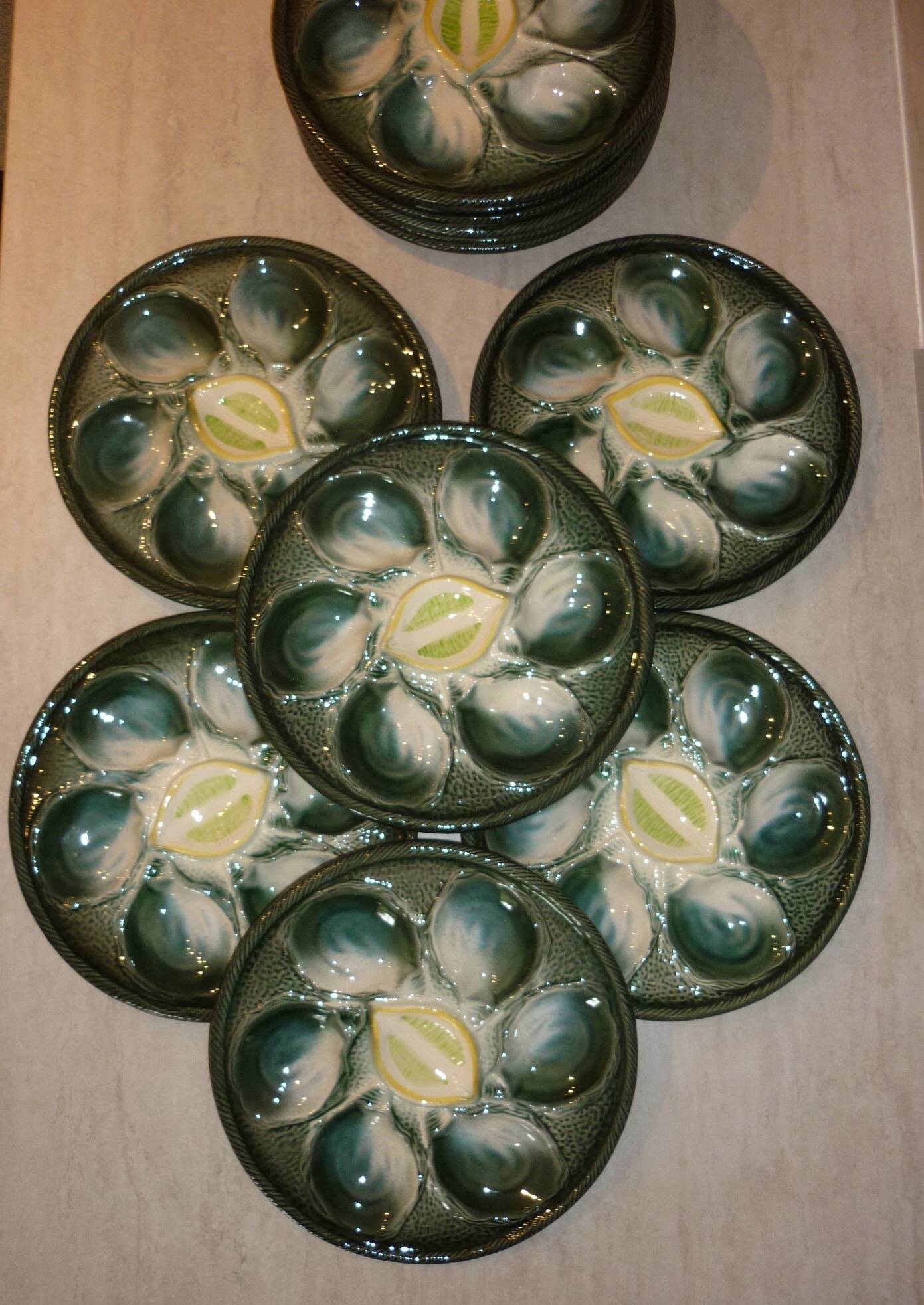 6 Saint Clément oyster plates 4589