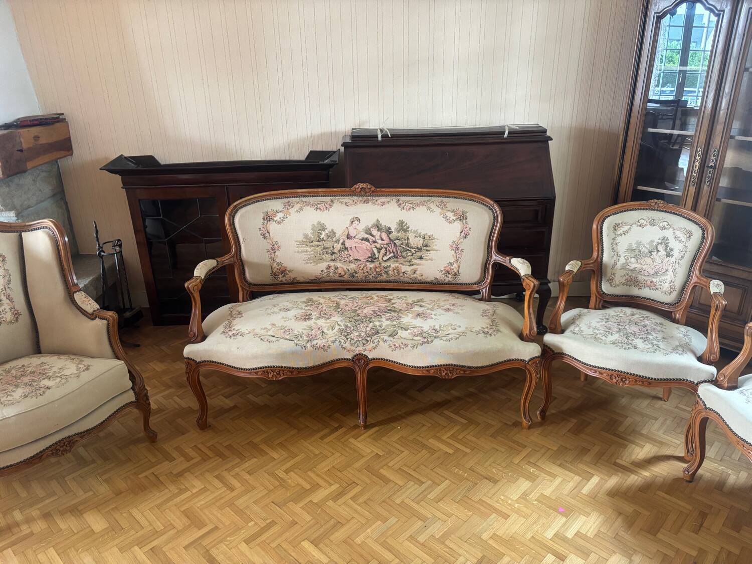 Louis XVI style living room lot