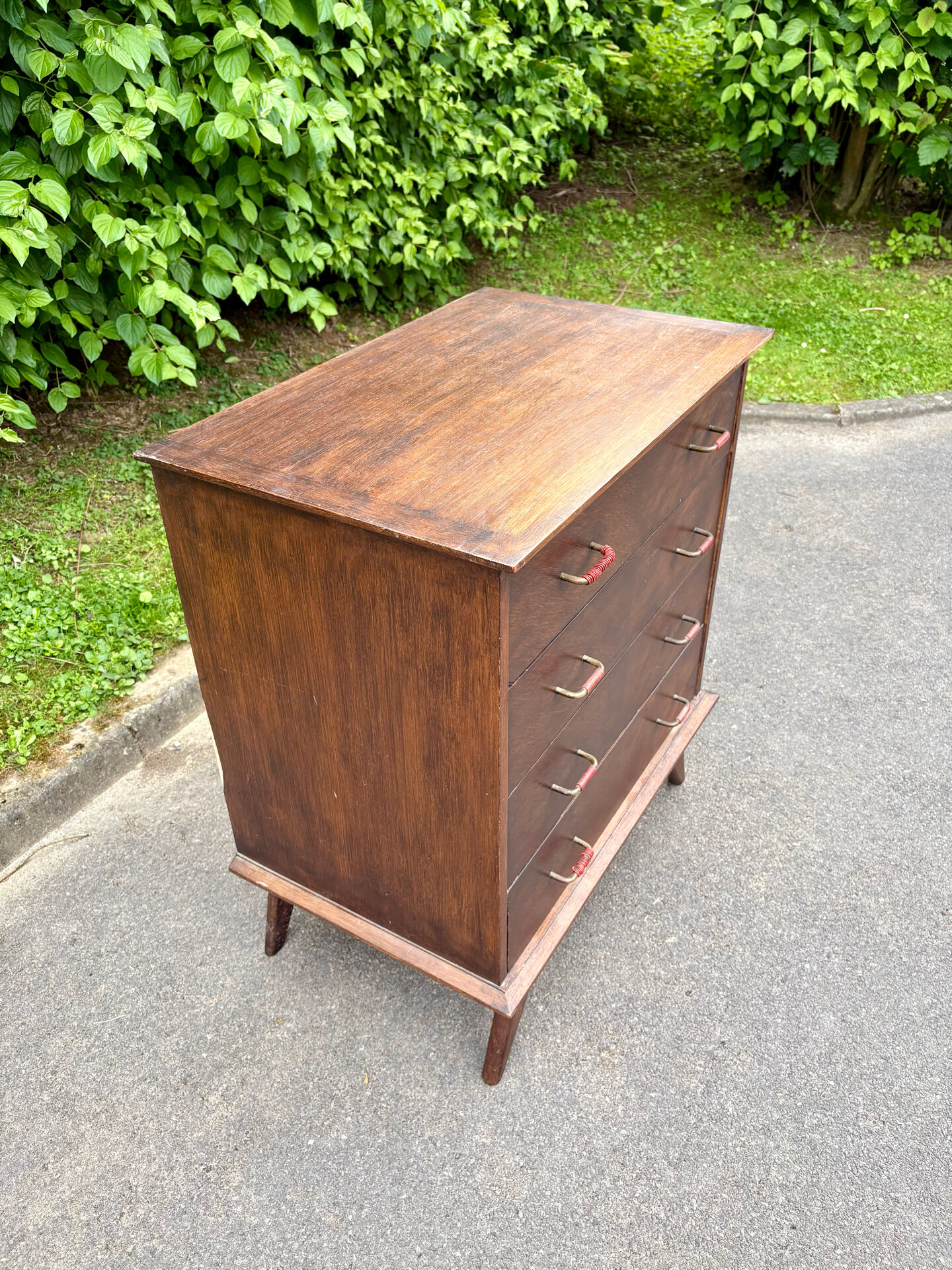 Commode vintage années 50/60 – 4 tiroirs – pieds compas