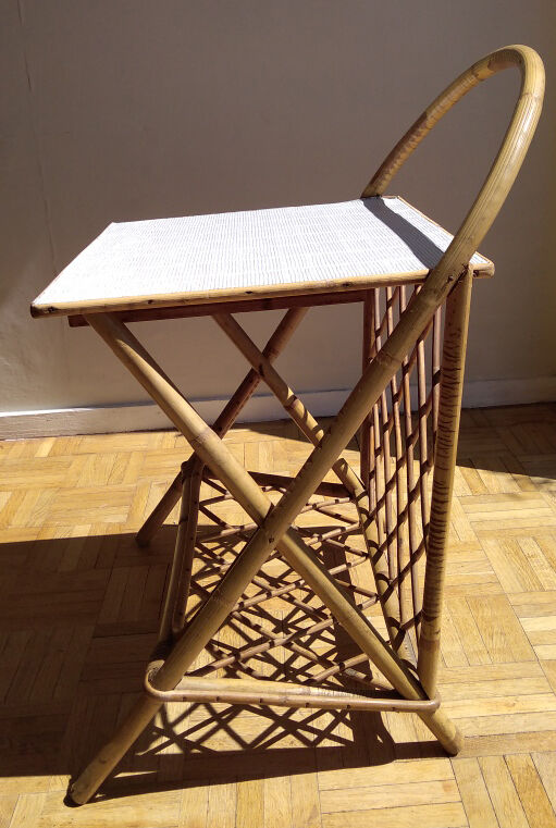 Rattan magasine rack