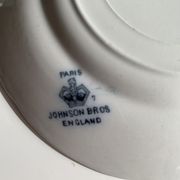 Deux assiettes porcelaine anglaise Johnson  Bros