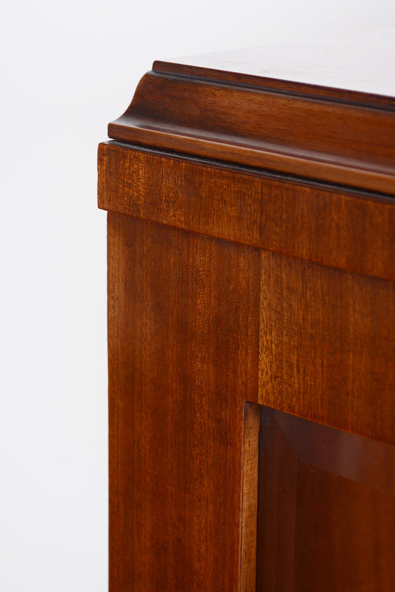 Art Deco display cabinet made un 1930s Czechia - Restored Mahogany