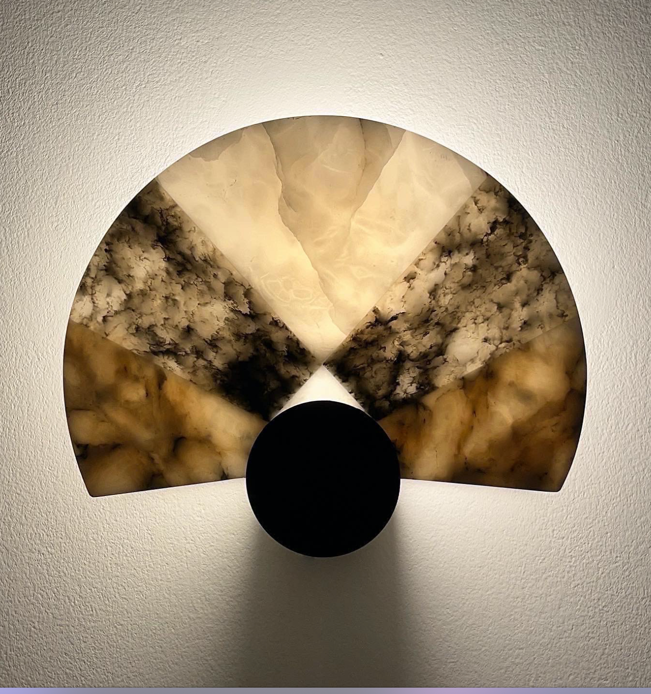 Rainbow wall lamp in alabaster and marble in the taste of Angelo Mangiarotti.