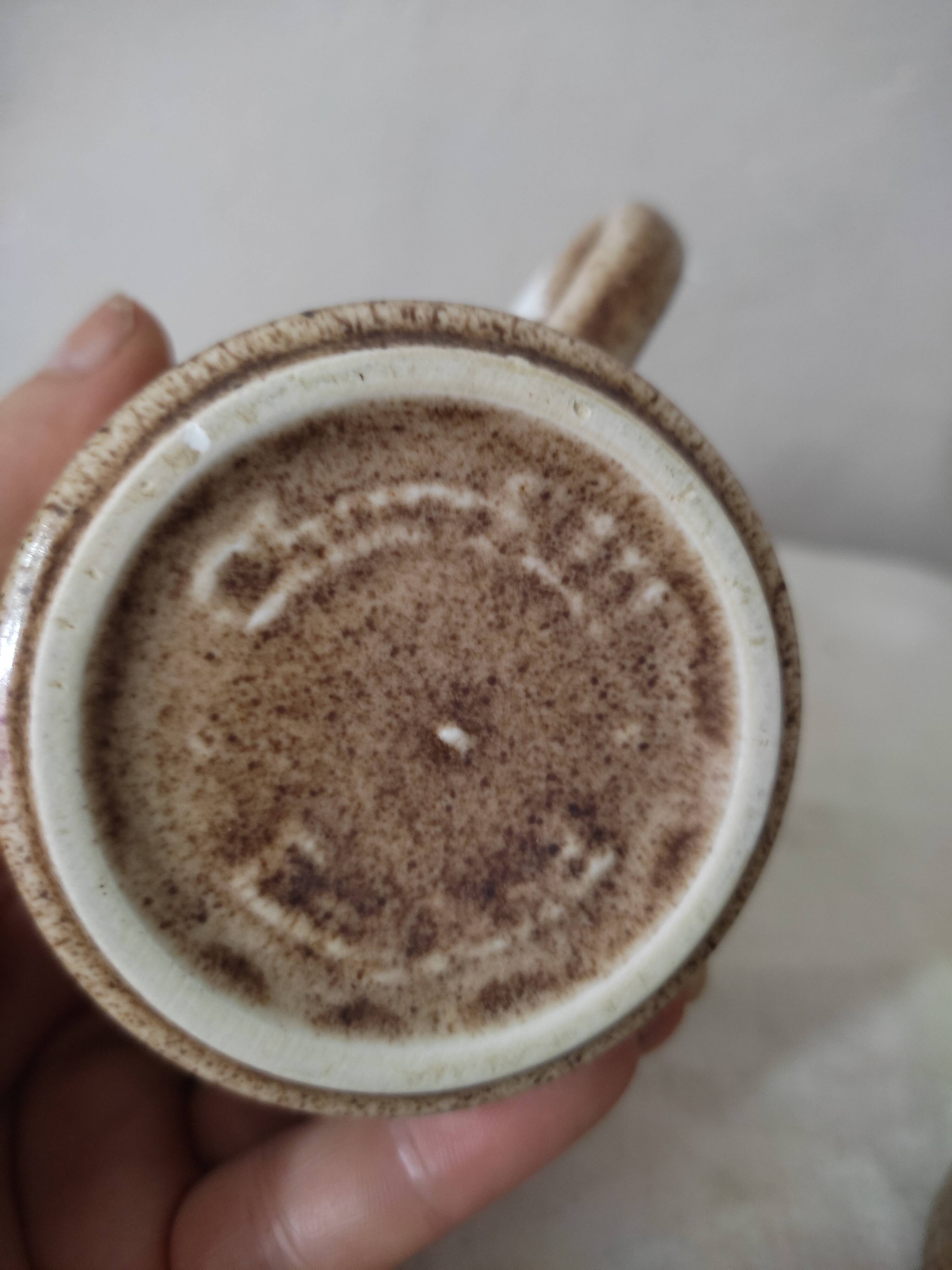 Churchill earthenware mug duo