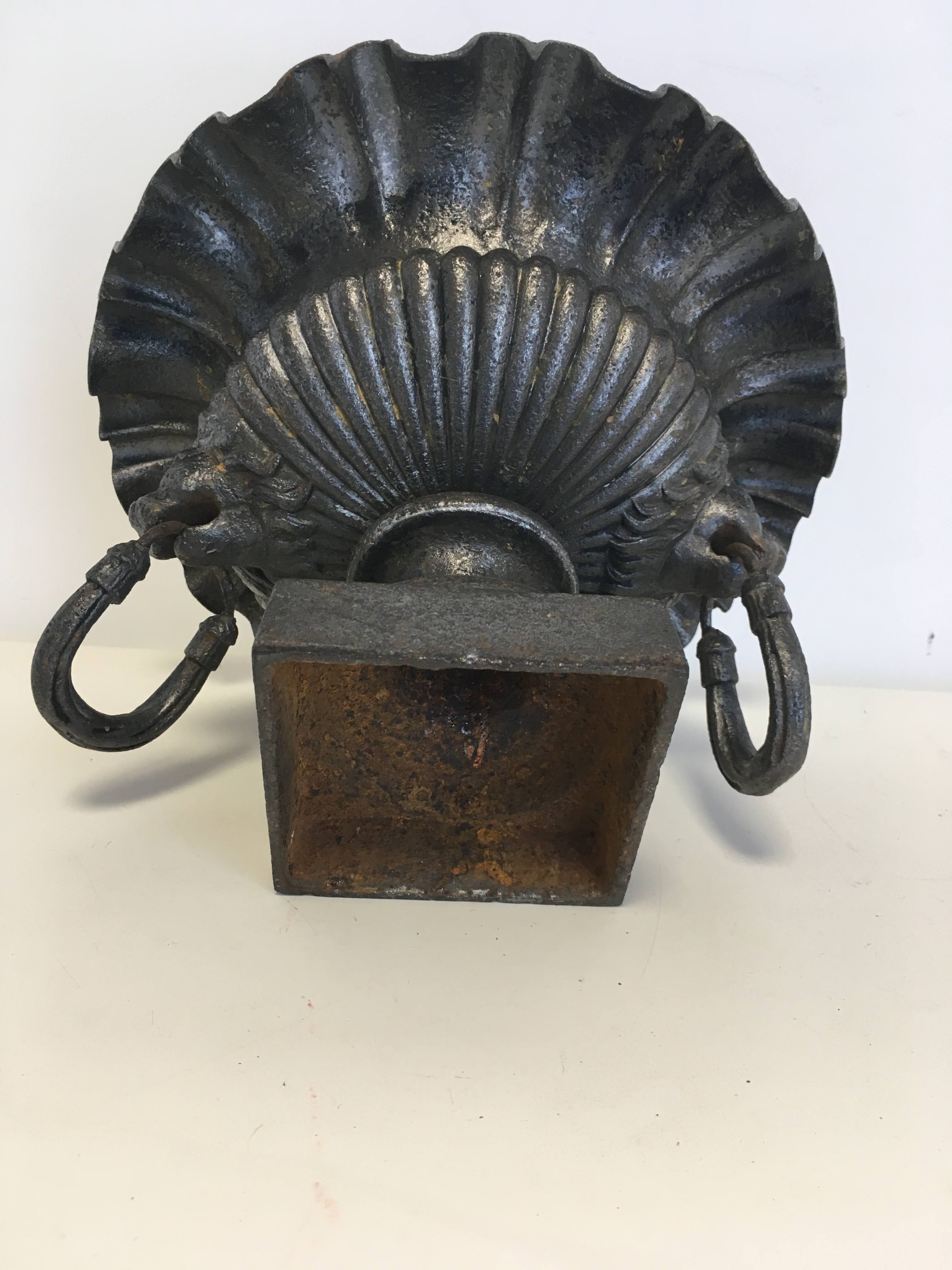 Cast-iron Medici vase