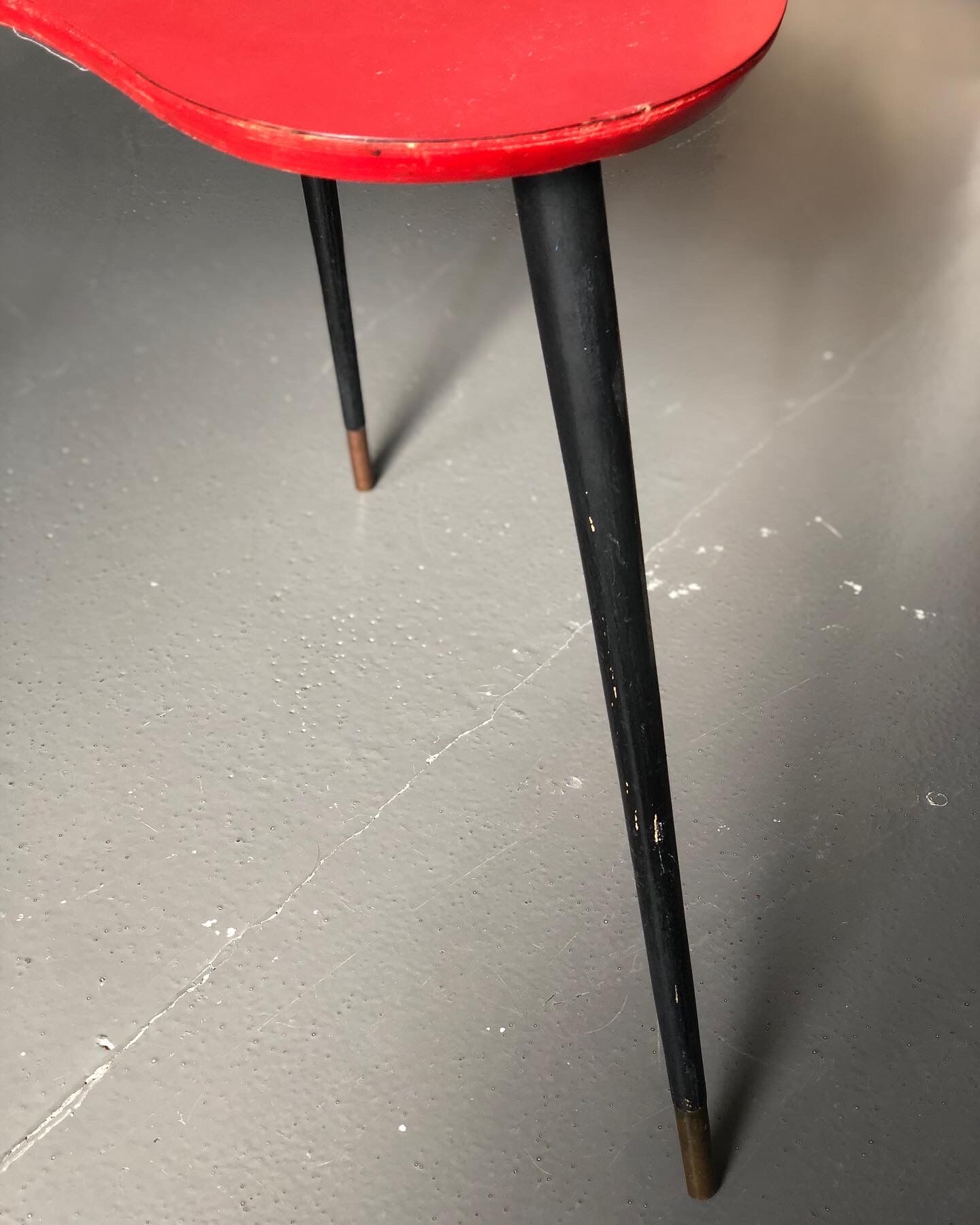 Coffee table "palette" red