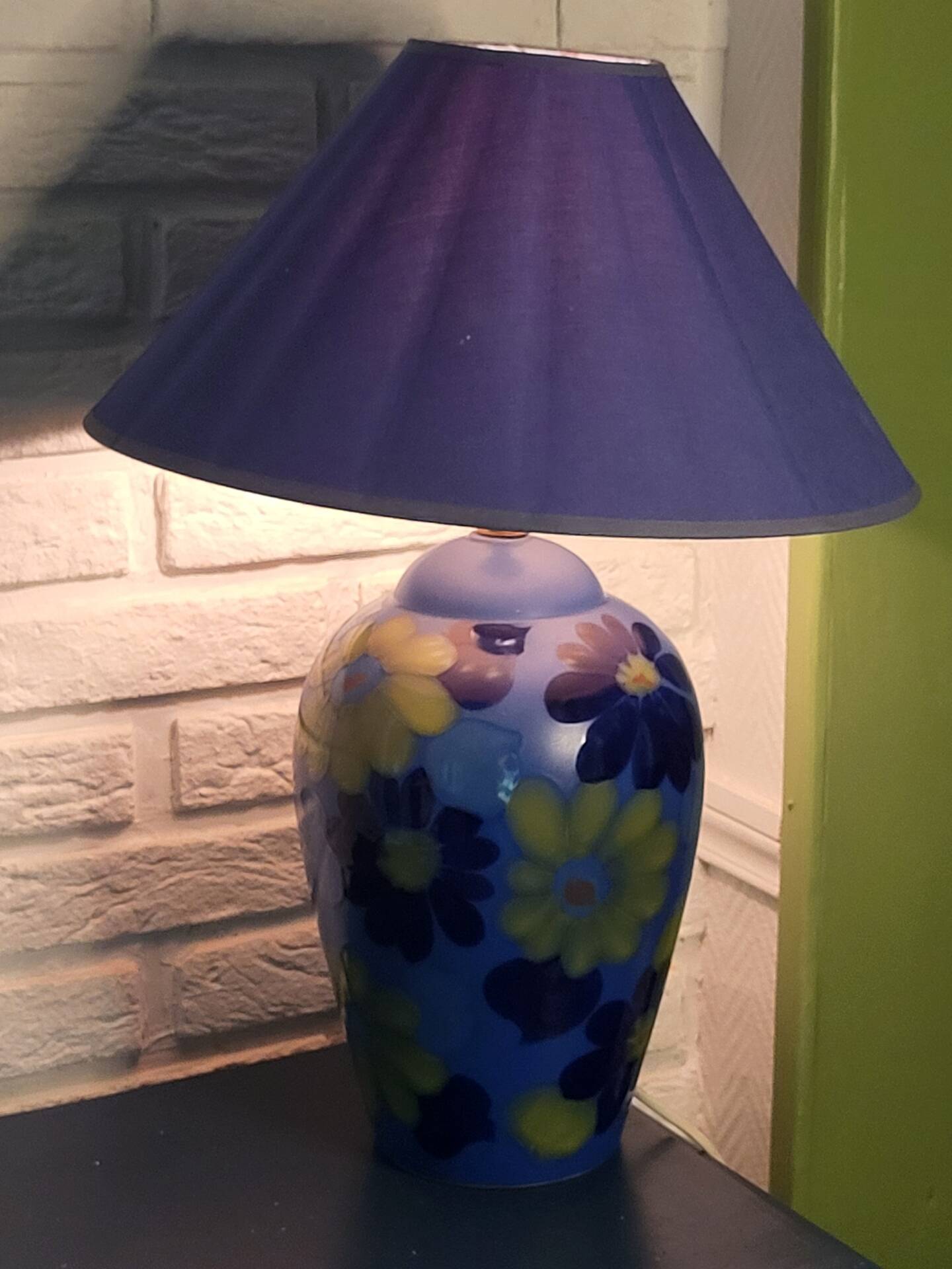 Table lamp