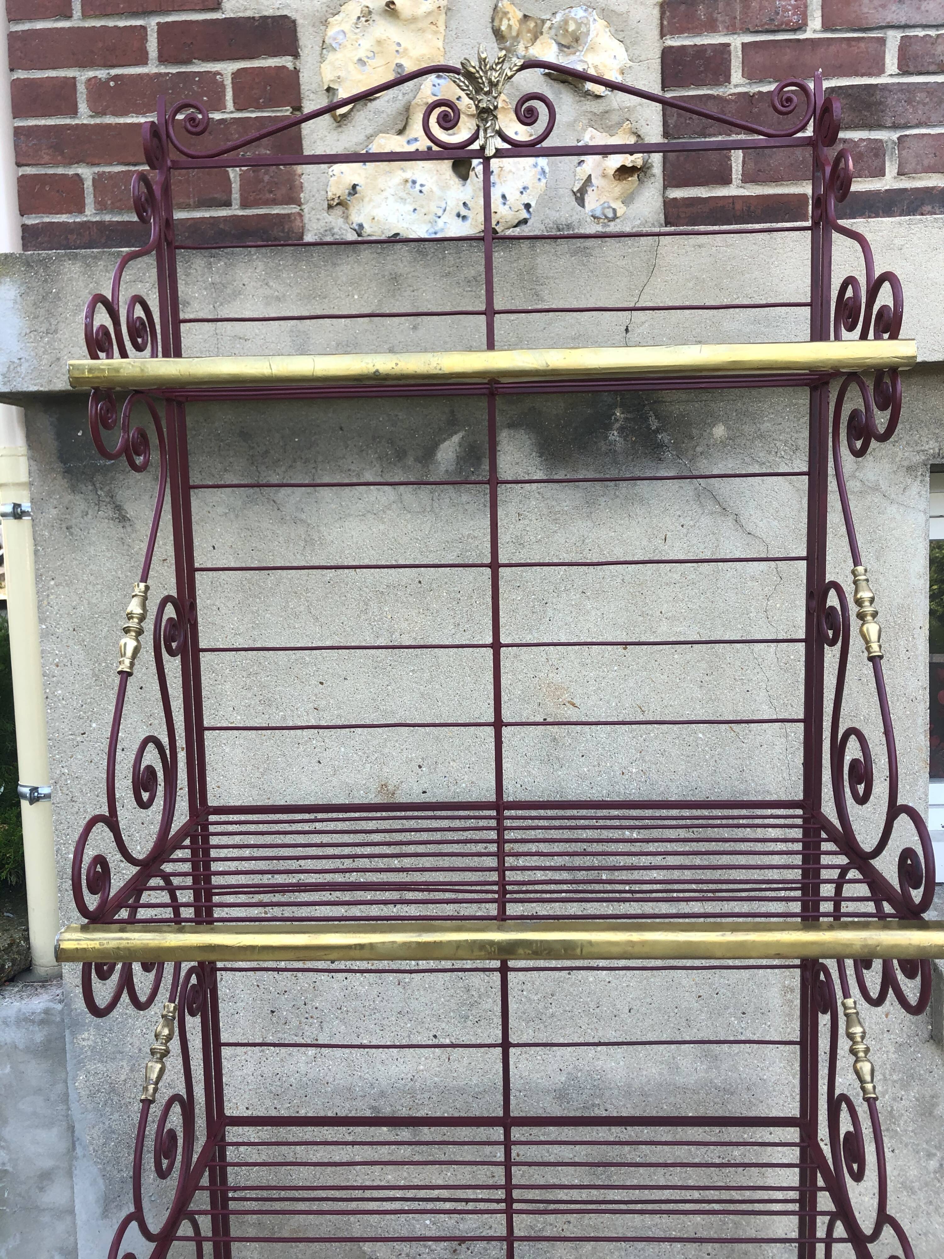 Old baker's grid, dating back to the early 20th century, made of wrought iron and brass