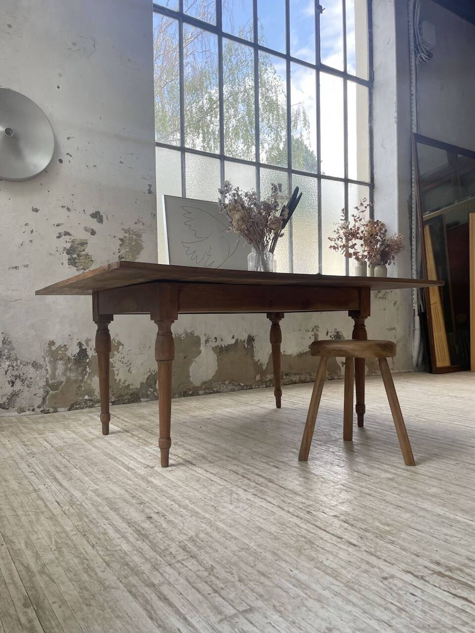 Table de ferme noyer plateau pivotable à allonges