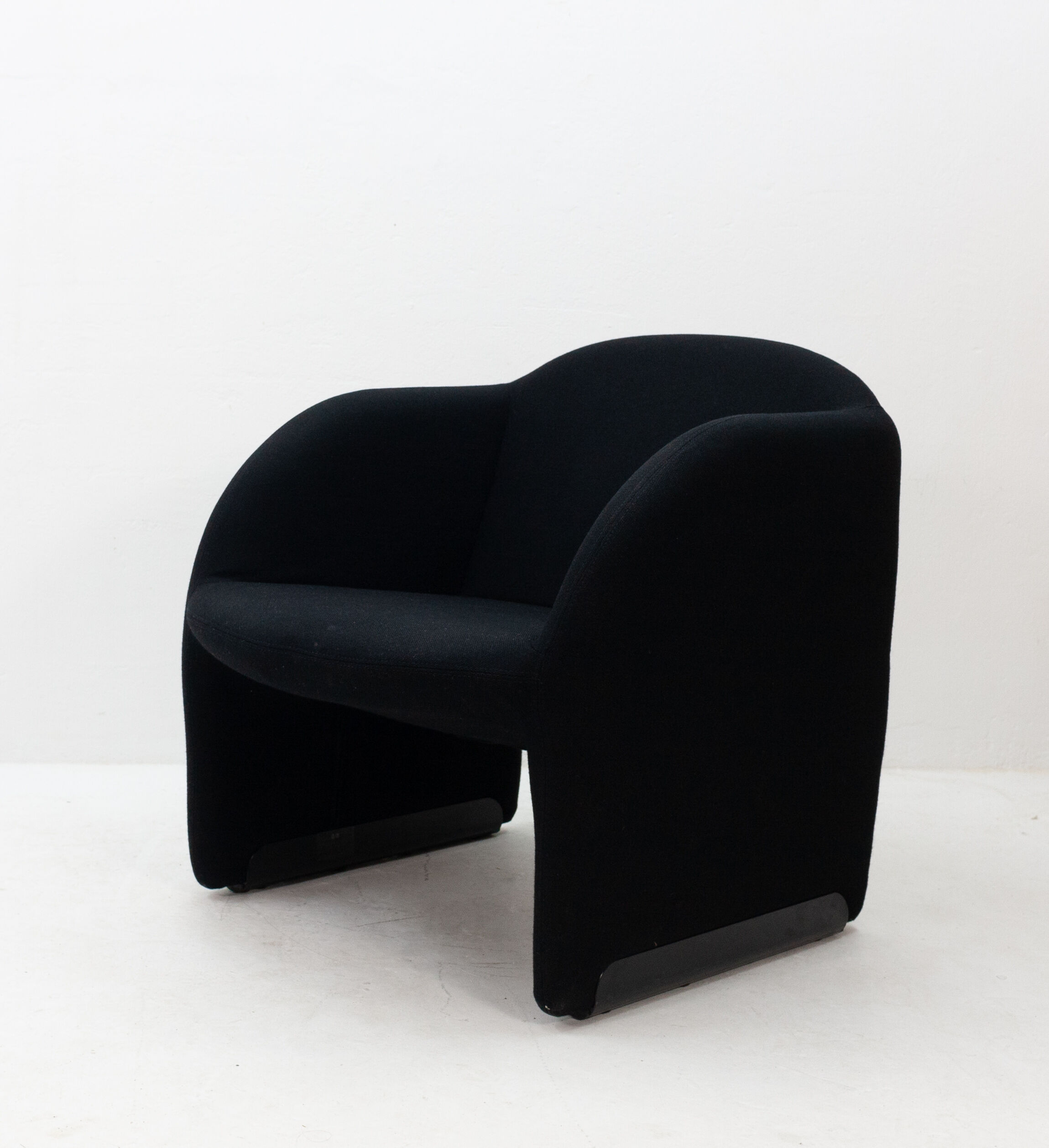 Pierre Paulin Ben armchair