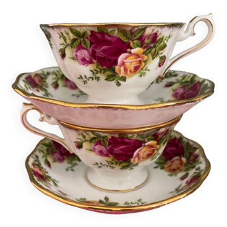 Pair of tea cups with saucer Royal Albert Old country roses