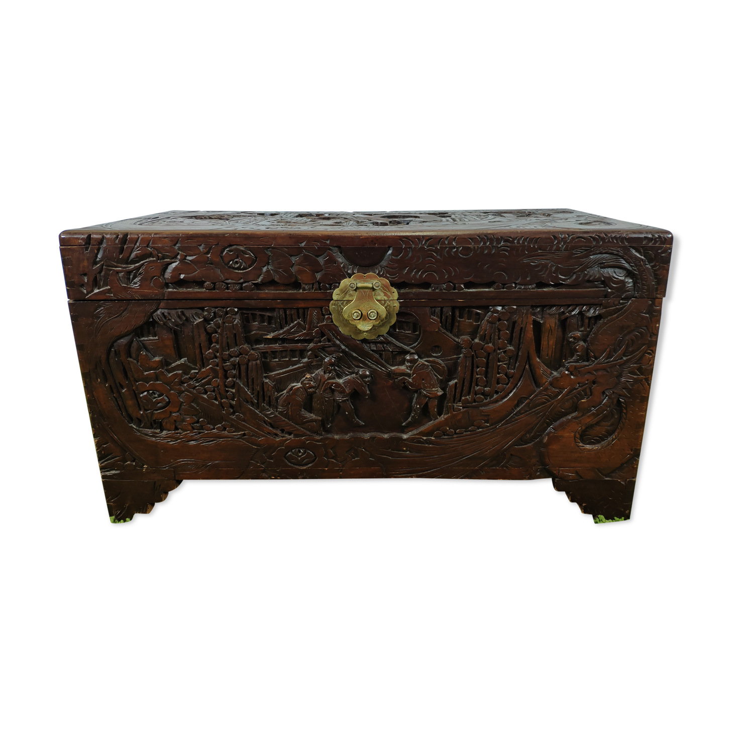 Asian-style travel trunk