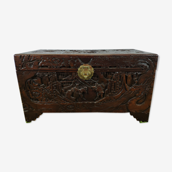 Asian-style travel trunk