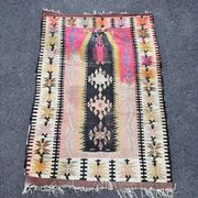 Ancien tapis kilim très patiné – 135 x 91 cm