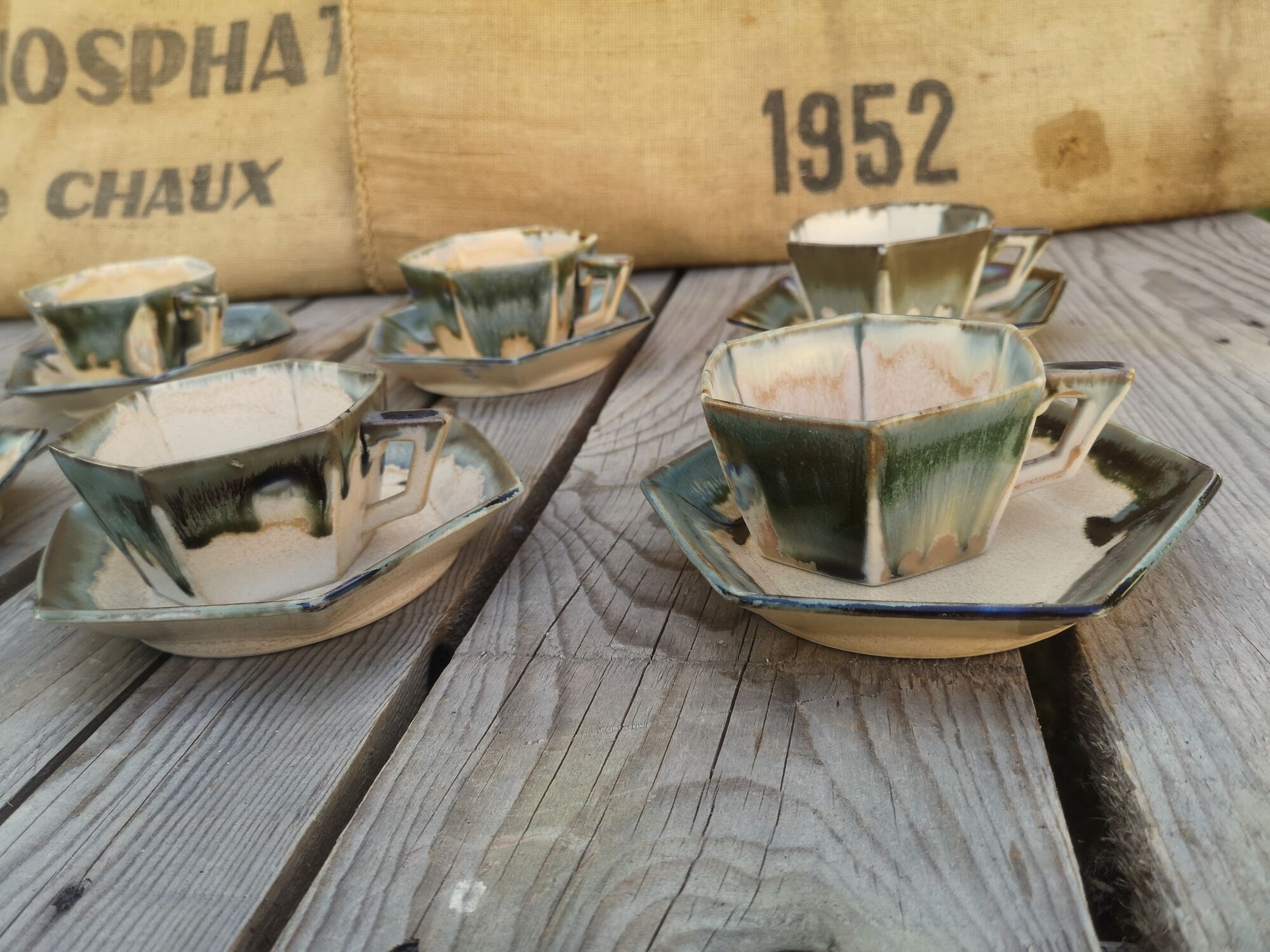 Set of 6 coffee cups with morvan sandstone saucers