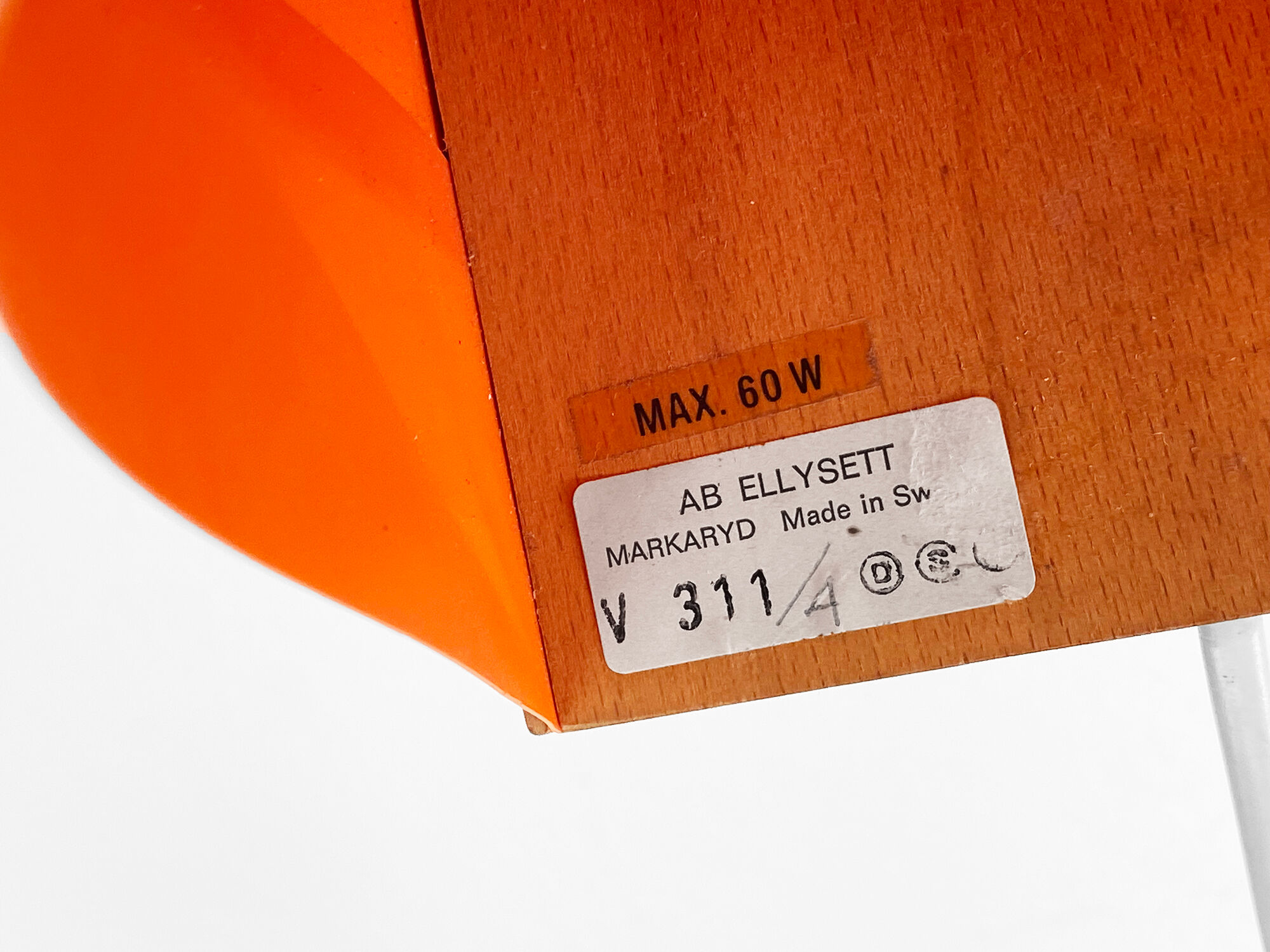Wall light/sconce V 311 by Hans-Agne Jakobsson for Ellysett. Sweden 1970s