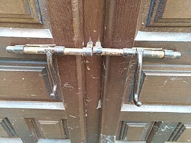 Low oak and wrought iron sideboard 18th/19th century