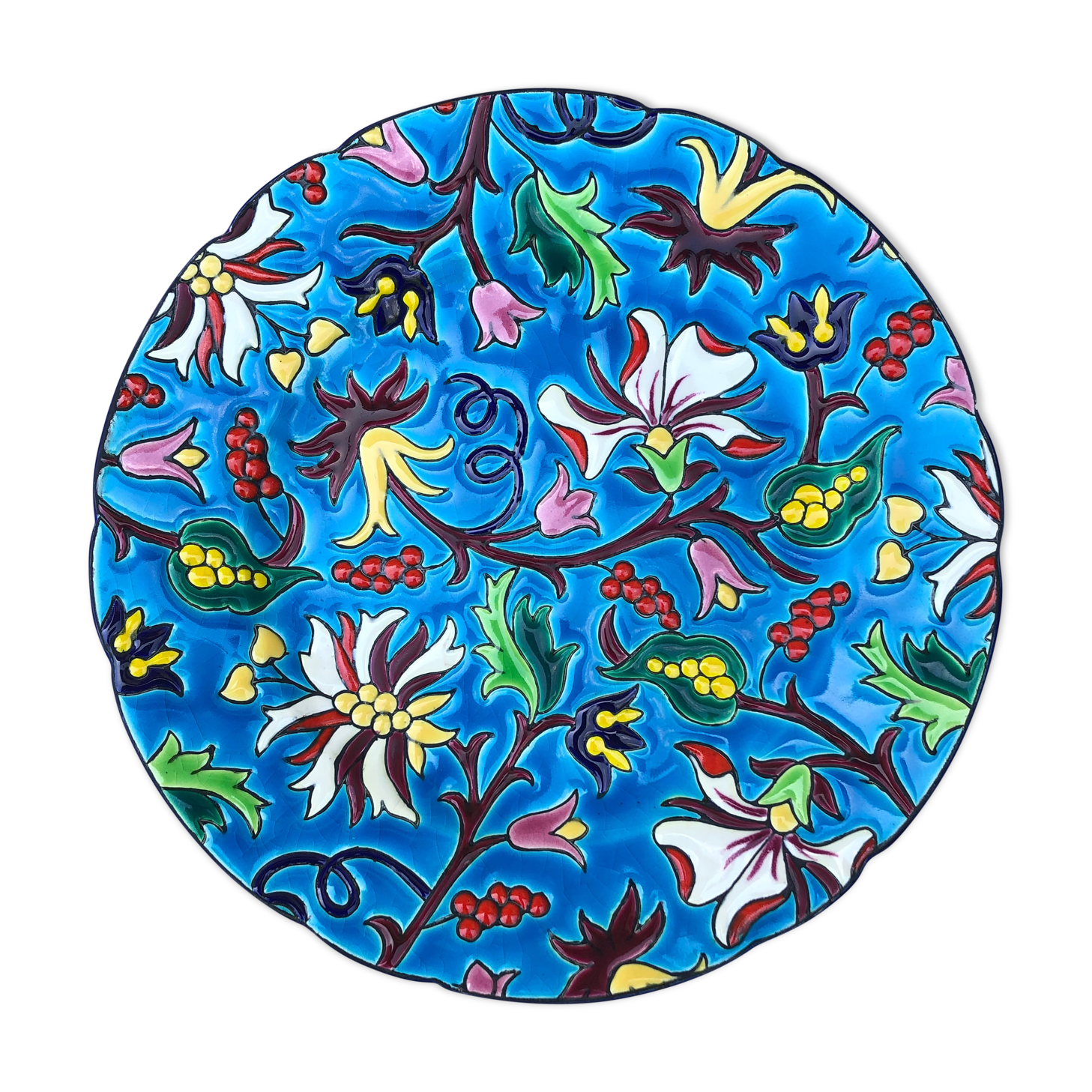 Plate in earthenware has naturalistic décor Longwy emaux