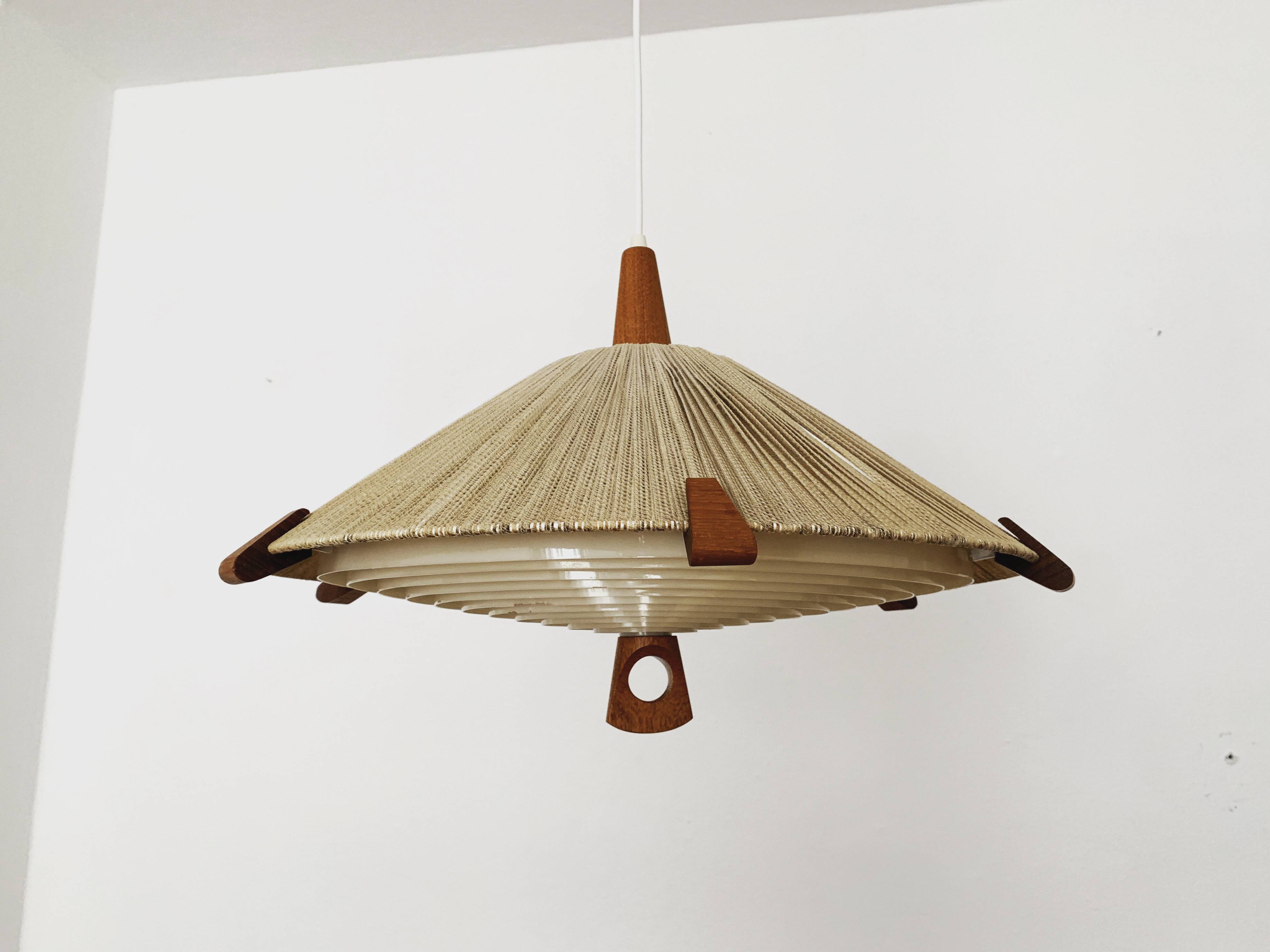 Suspension en sisal et teck par Temde
