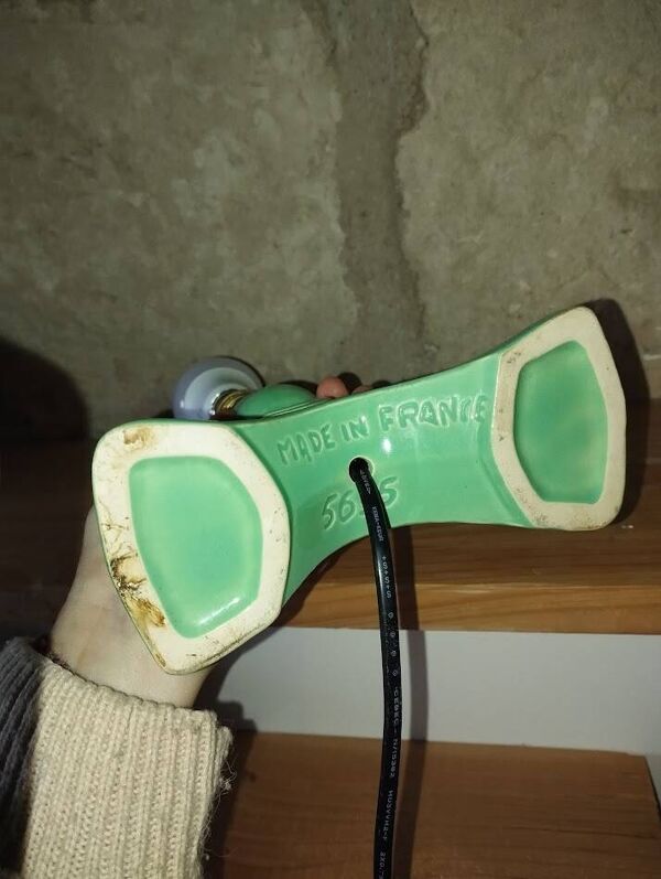 Pied de lampe en barbotine vert d’eau numéroté – annees 50