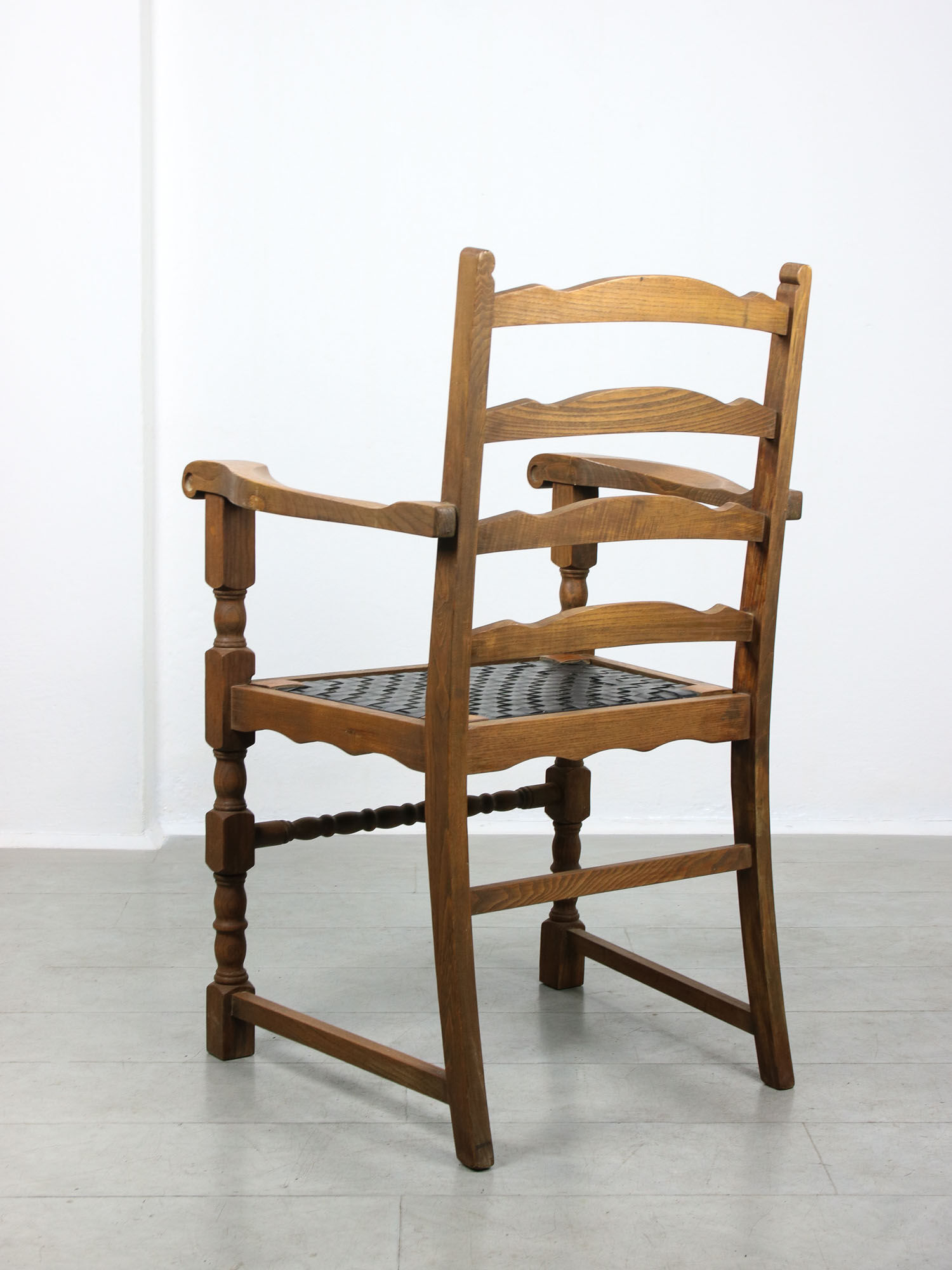 Chaises médiévales vintage en chêne, lot de 4