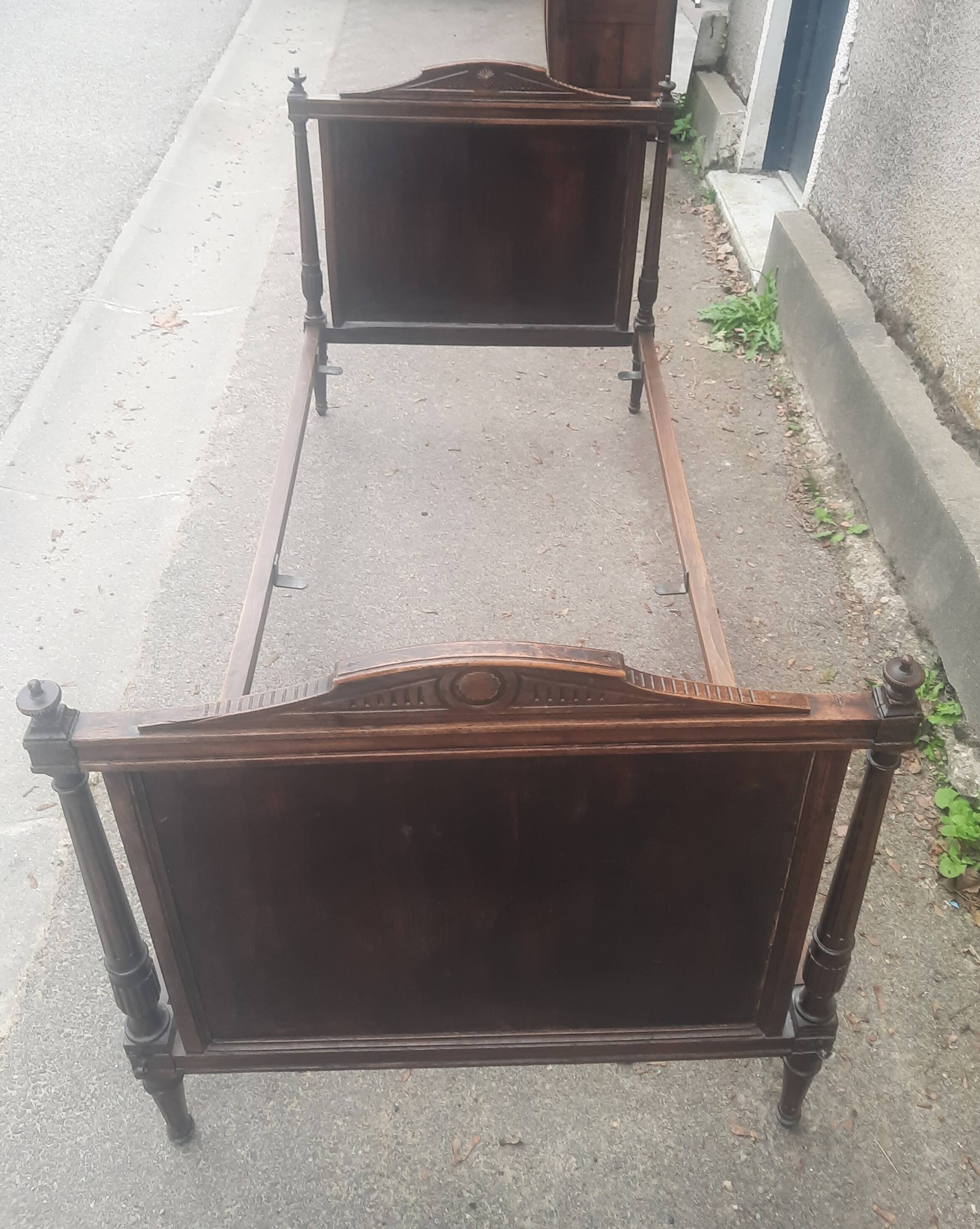 Lit Louis XVI en bois naturel
