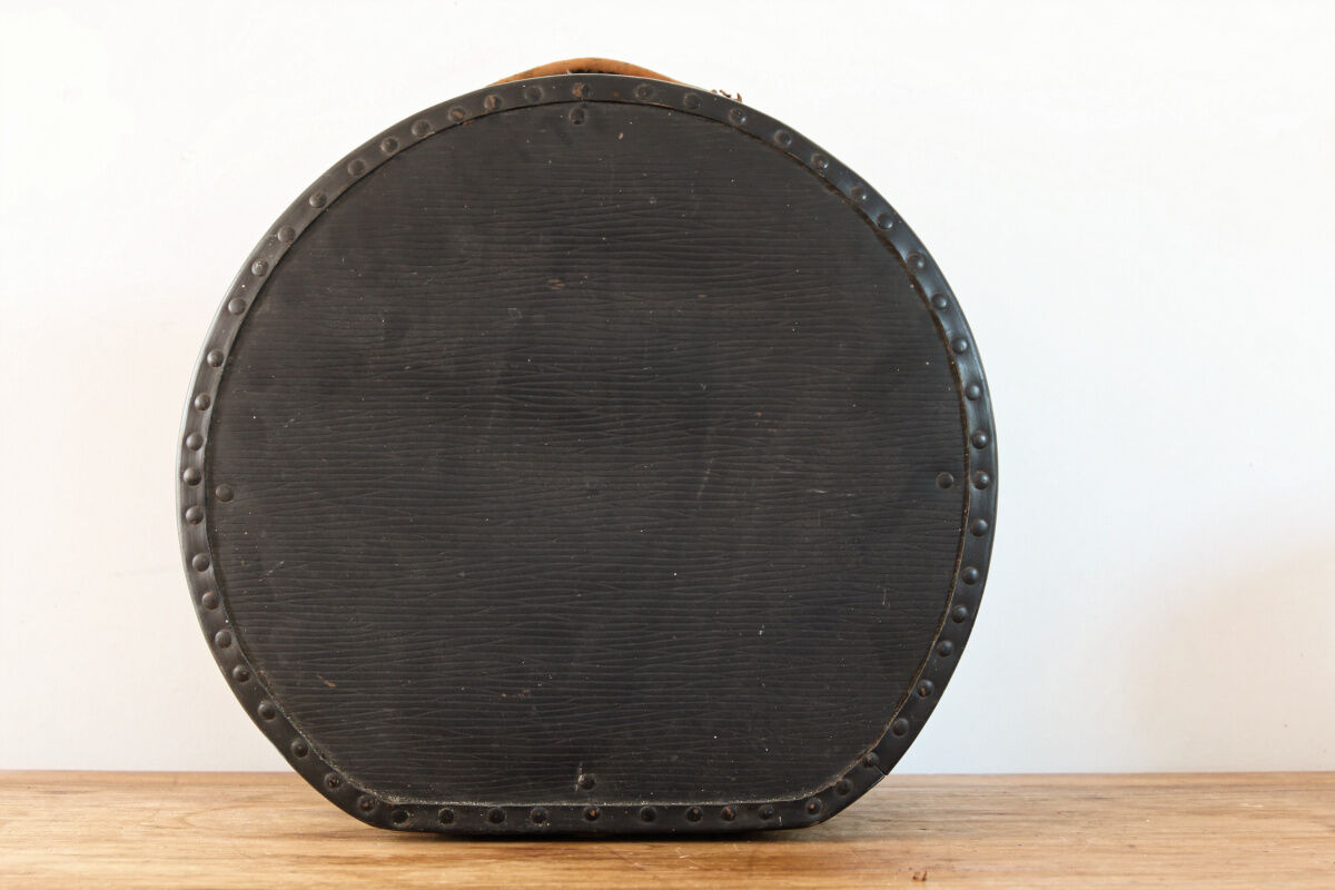 Boiled cardboard hat box