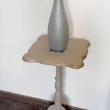 Pedestal table